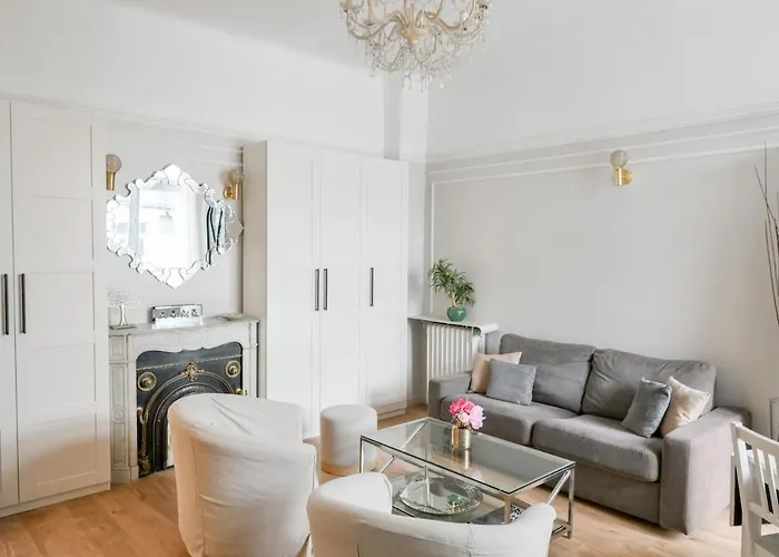 Chic Apartment On The Champs-Elysees With Ac