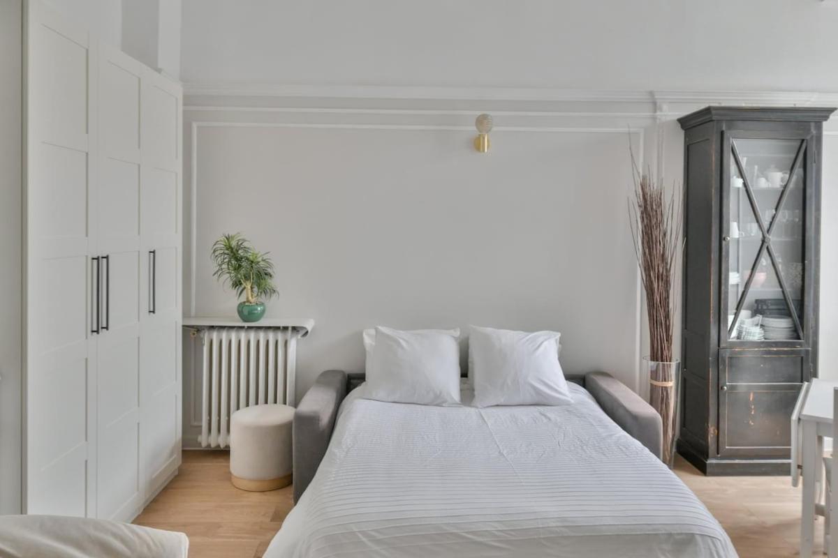 Chic On The Champs-elysees With Ac Appartement Parijs