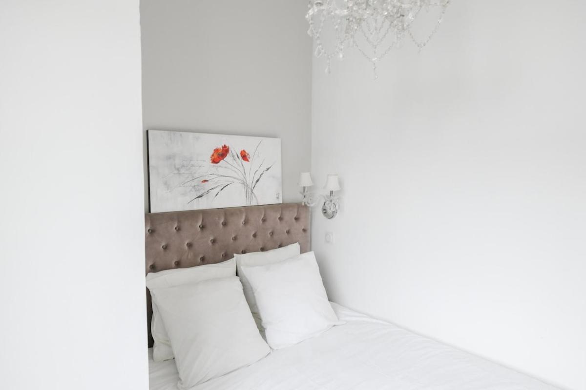 Chic On The Champs-elysees With Ac Apartment Paris