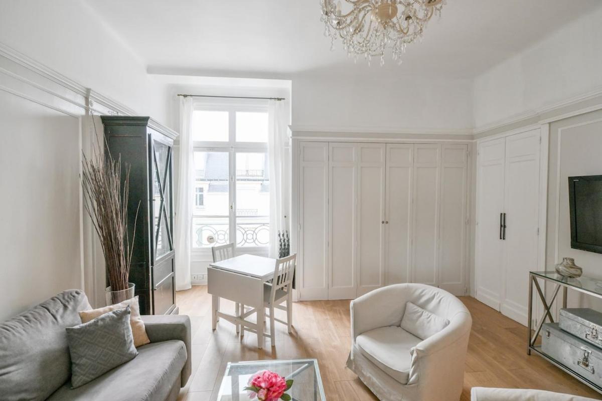 Chic On The Champs-elysees With Ac Appartement *
